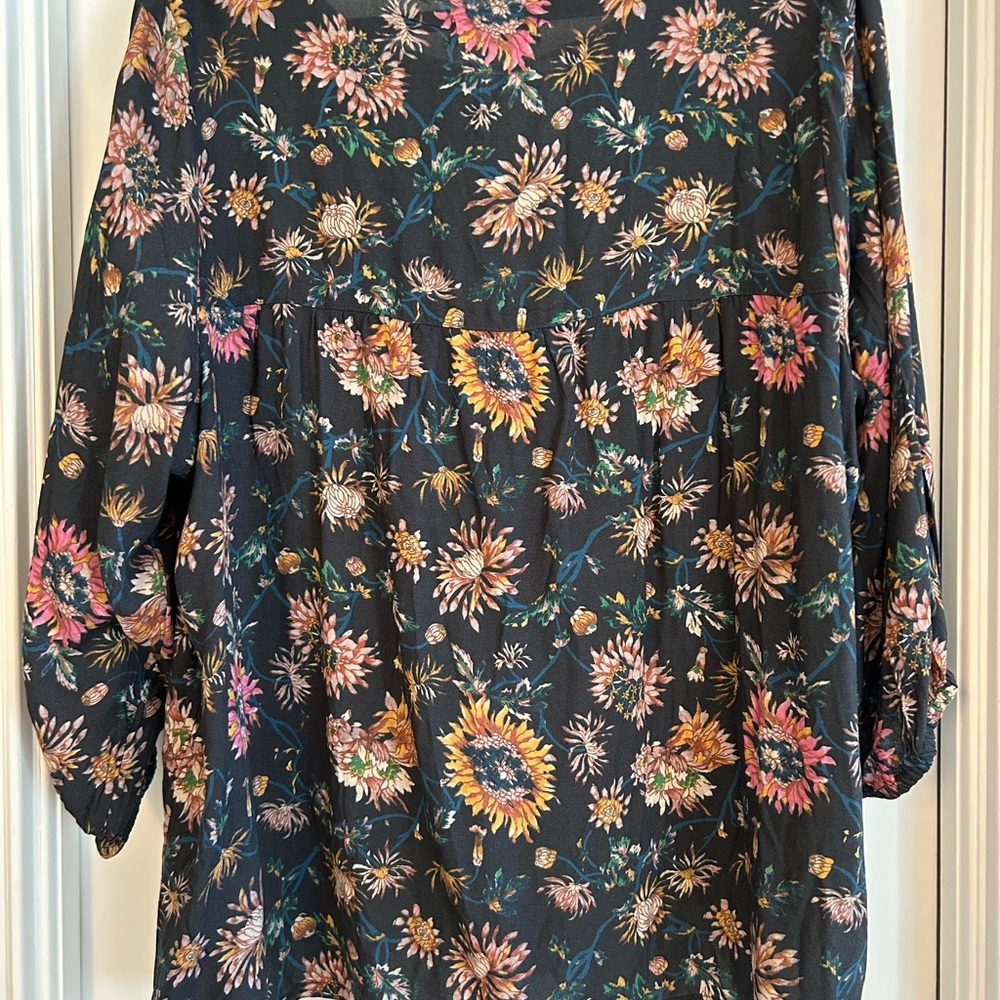 Natural Life black floral oversized blouse. Size XL. NWOT. - Picture 5 of 5
